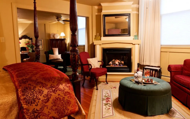 Deluxe Double Suite