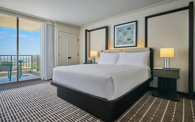 Suite with balcony and with bay view