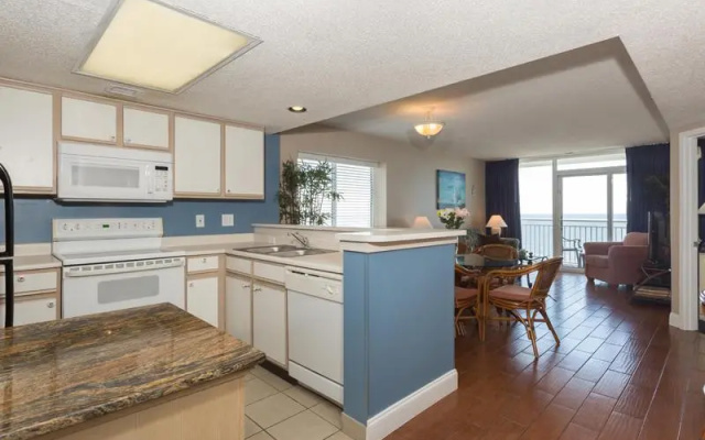 3 Bedrooms Suite oceanfront