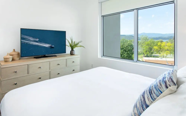 Standard room with partial view