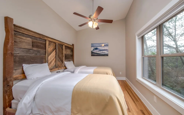 2 Bedrooms Luxury room with balcony