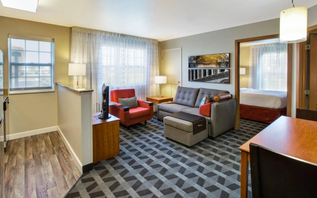 2 Bedrooms Suite with partial view