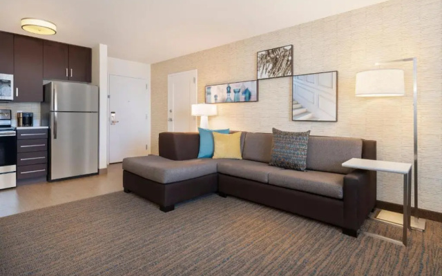 1 Bedroom Suite with lake view