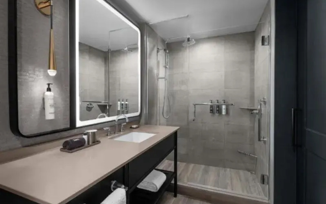 Mobility/hearing accessible room
