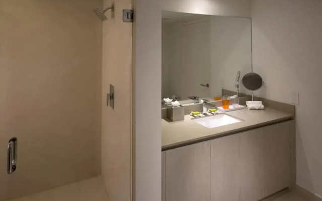1 Bedroom Suite with partial ocean view