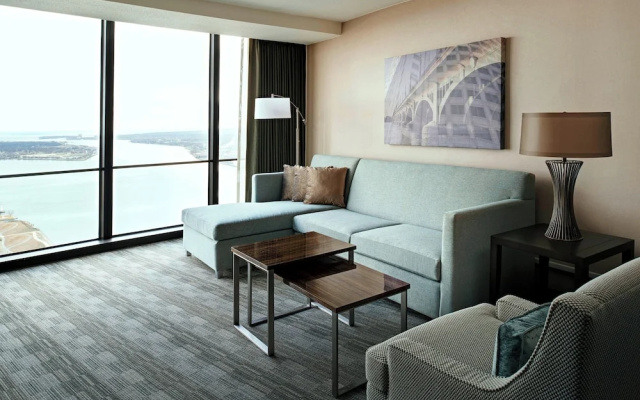 1 Bedroom Executive Suite with river view