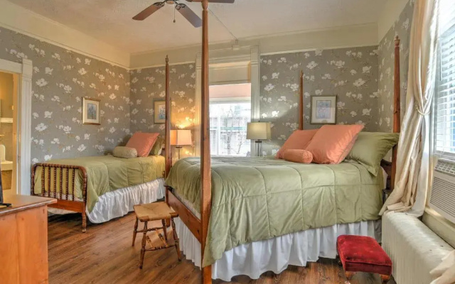 Standard Quadruple Family room