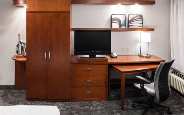 Standard Double room with city view