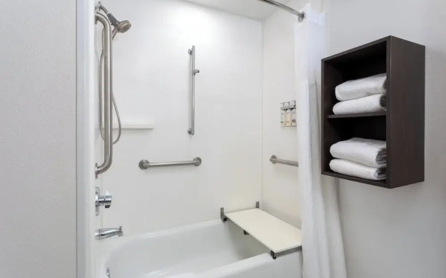 1 Bedroom Suite