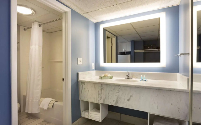 Standard Double room with partial ocean view