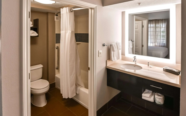 2 Bedrooms Double Suite
