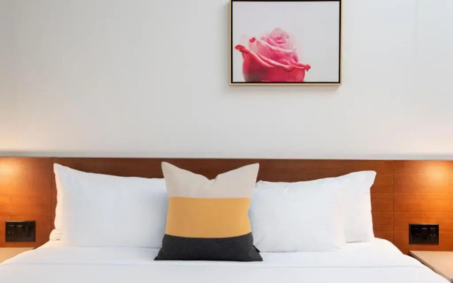 Deluxe Double room with city view