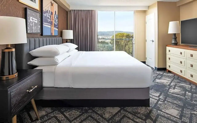 Accessible Corner Double Suite