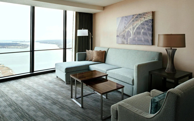 1 Bedroom Executive Double Suite with river view