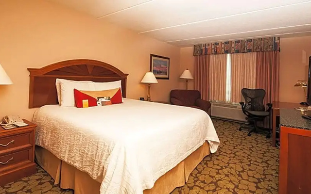 Whirlpool room