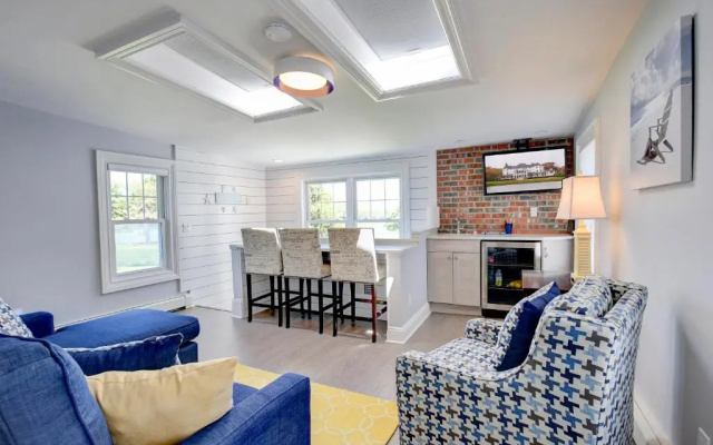 Suite with lake view
