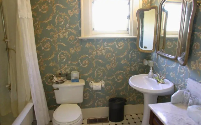 Standard room with garden view