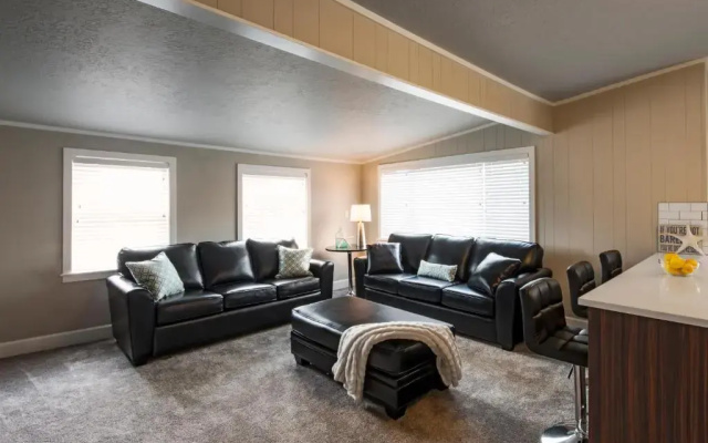 2 Bedrooms Apartment