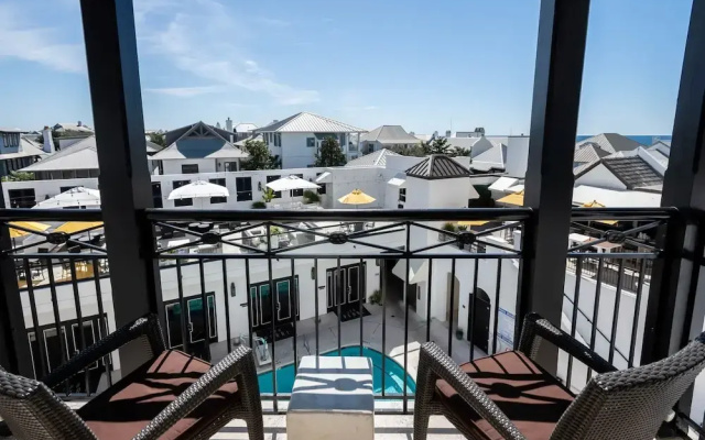Standard Double room with pool view