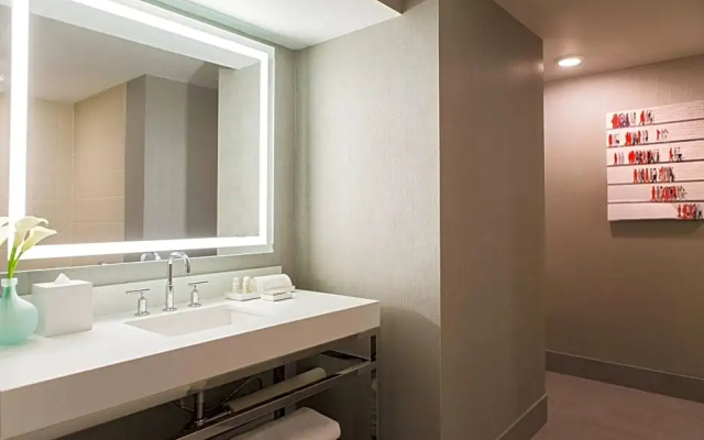 1 Bedroom Double Suite with river view