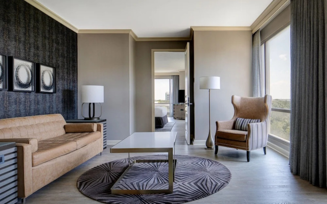 Deluxe Suite