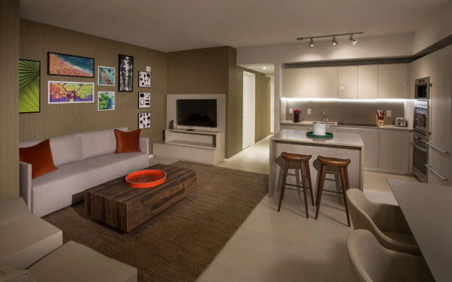 2 Bedrooms Suite oceanfront