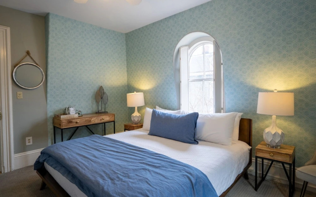 Standard Double room with city view
