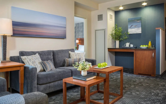 1 Bedroom Suite with courtyard view