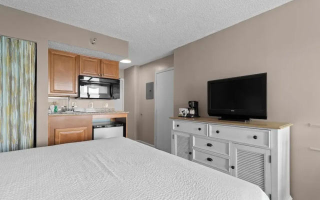 Standard Double room with balcony and oceanfront
