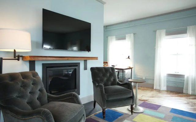 Premier room