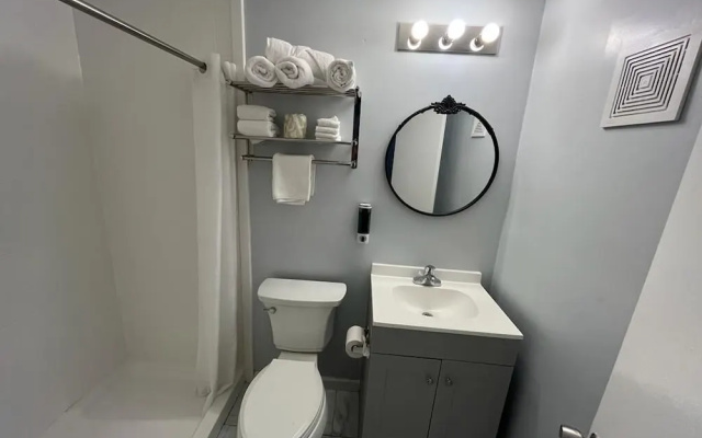 Standard Quadruple room with partial view