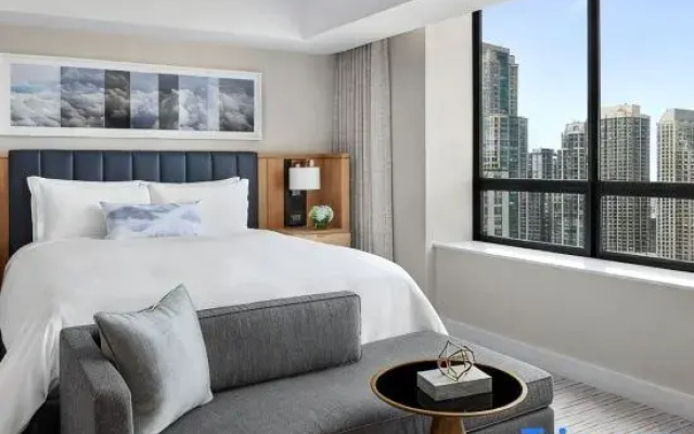 1 Bedroom Executive Club Suite