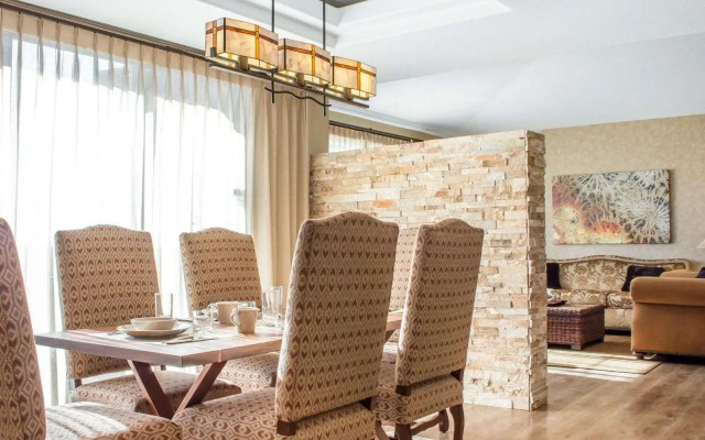 Quadruple Suite