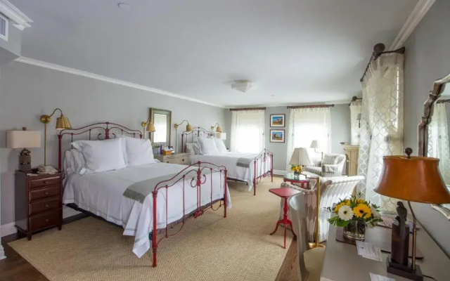 Standard Quadruple room with balcony
