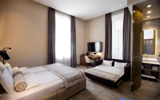 Standard Family room
