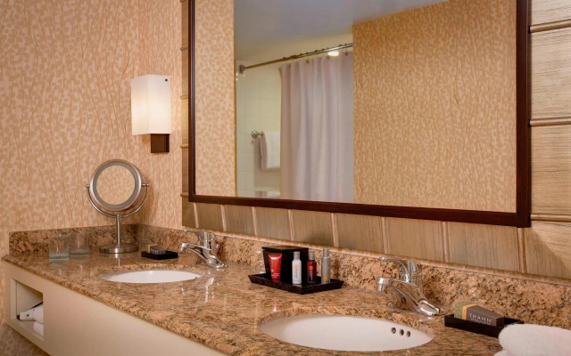 1 Bedroom Double Junior Suite with water view