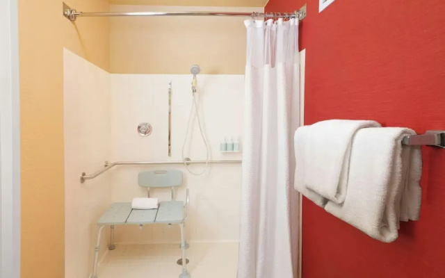 1 Bedroom Suite with courtyard view