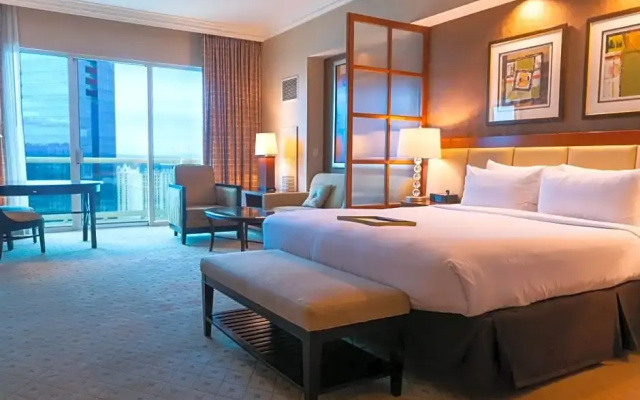 Deluxe Suite with balcony