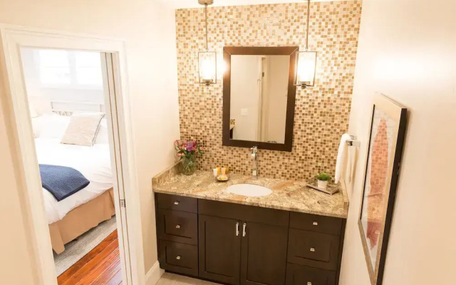 3 Bedrooms Luxury room with balcony and with harbour view