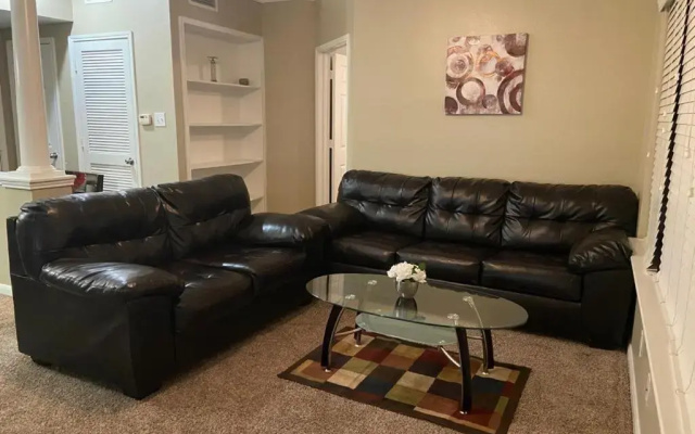 3 Bedrooms Apartment