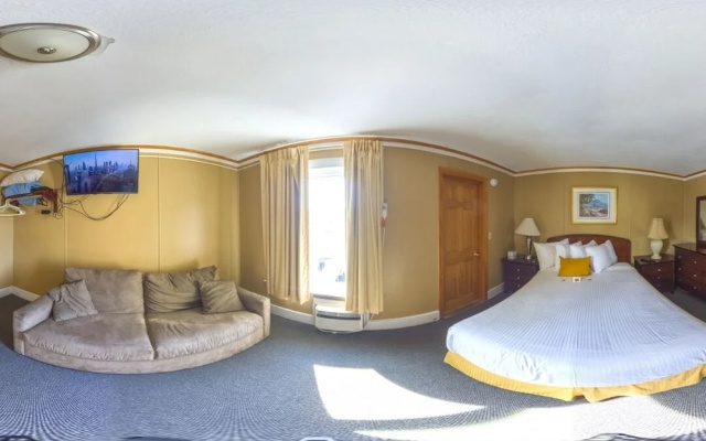 Standard Double room with balcony and with partial ocean view