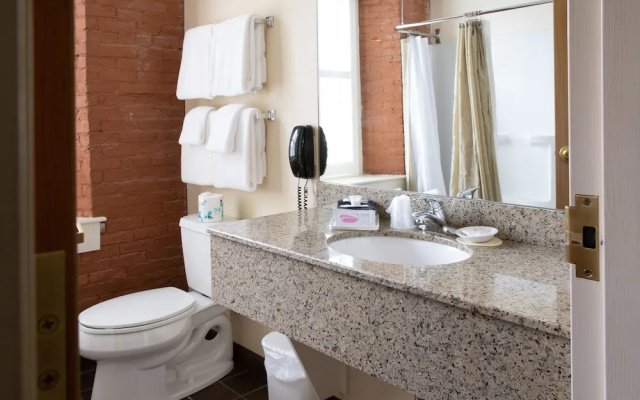 Standard Double room with street view