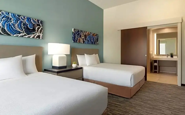 1 Bedroom Twin Kitchen Suite