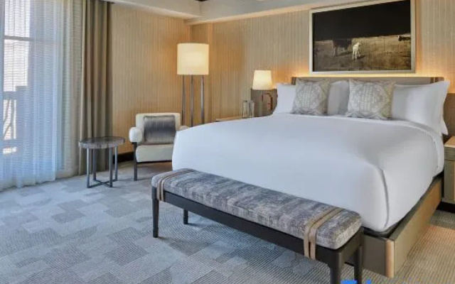 Standard Double room with partial view