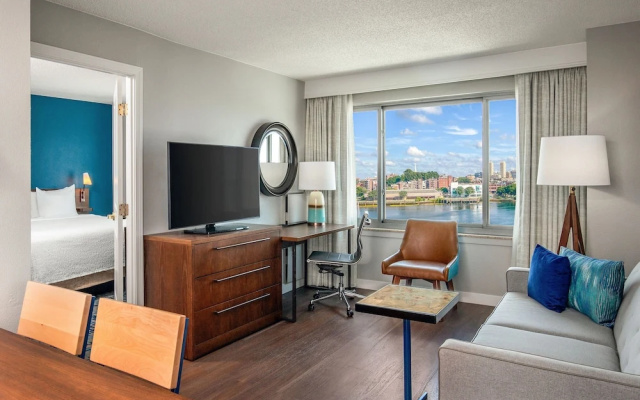 1 Bedroom Suite with harbour view