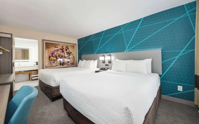 Standard Quadruple room with balcony