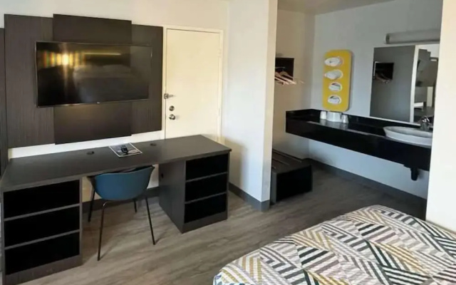 Standard Suite