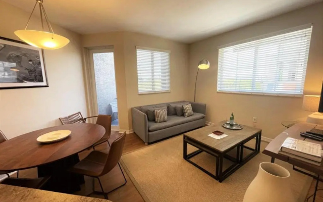 2 Bedrooms Apartment
