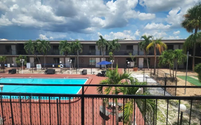Deluxe Double room with pool view