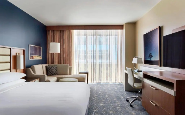 Standard room with pool view